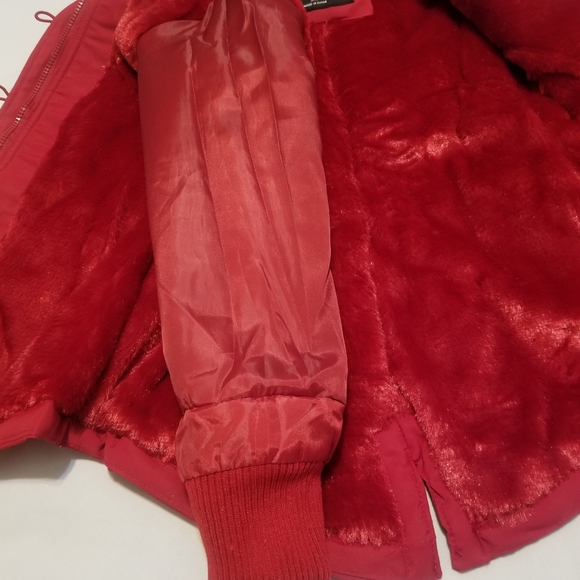 Red jackets faux fur lining girls various sizes - Picture 7 of 15